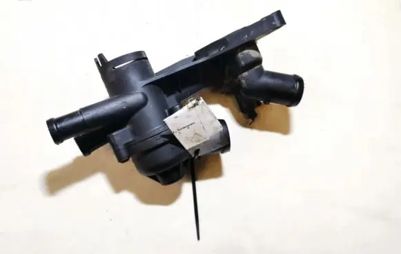 Volkswagen Polo IV 9N3 Engine coolant pipe/hose 03c121111b