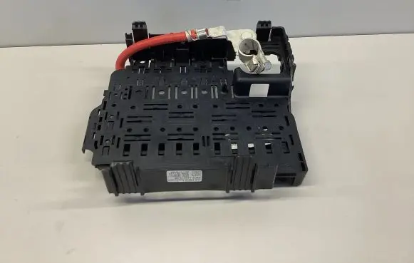 Land Rover Evoque II Battery relay fuse K8D2519A02