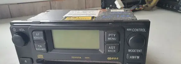 Toyota Land Cruiser (J120) Radio/CD/DVD/GPS head unit