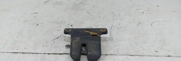 Audi A4 S4 B5 8D Tailgate/trunk/boot lock/catch/latch 8D5827505