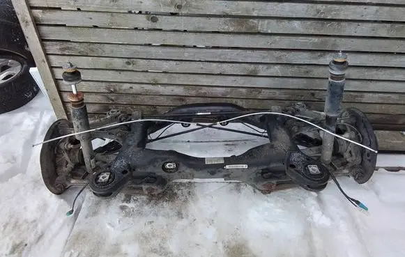 BMW X1 E84 Rear axle beam 6793164 679316401