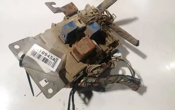 Nissan Almera Tino Fuse box set 243504u100 0622012