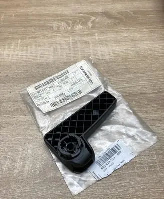 Volkswagen Golf VII Engine bonnet (hood) release handle 6R18235339B 6R1823533