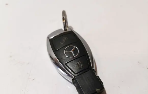 Mercedes-Benz C W205 Ignition key/card 