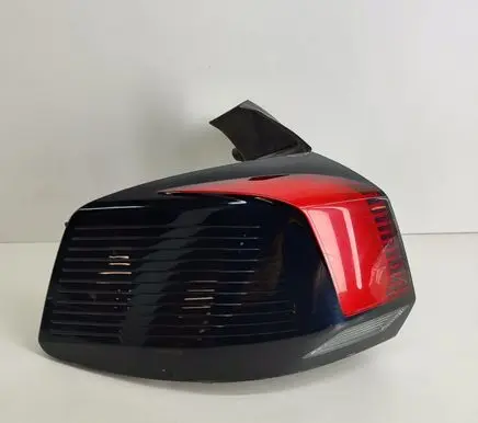 Peugeot 5008 II Rear/tail lights 9811028080