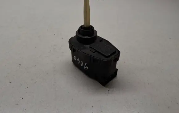 BMW 3 E36 Headlight level adjustment motor 0307851327