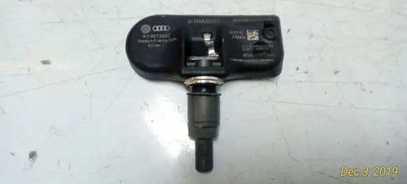 Volkswagen PASSAT CC Tire pressure sensor 1K0907255C