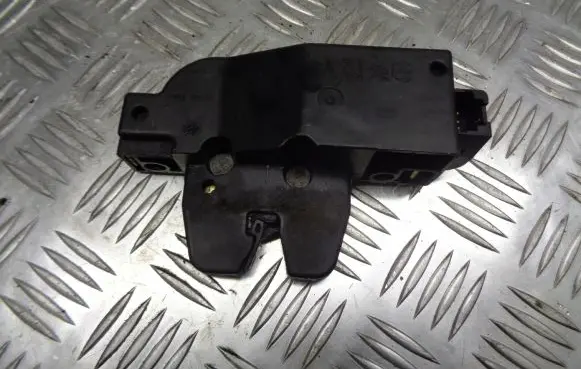Peugeot 407 Tailgate exterior lock 