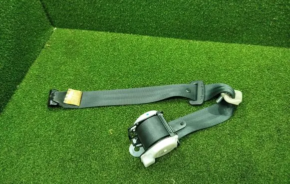 Mitsubishi Pajero Rear seatbelt 0429073 TKAB0EN239