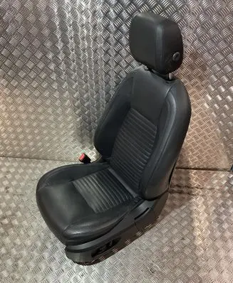 Land Rover Discovery Sport Front driver seat TM27511