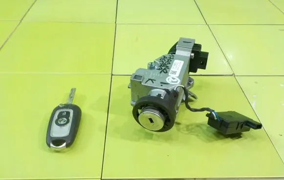 Opel Astra K Ignition lock 39079951