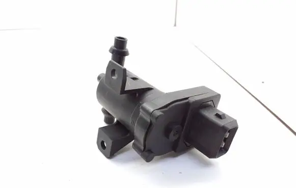 Mercedes-Benz C W202 Brake central valve A2028000178