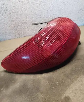 Peugeot 206 Rear/tail lights 15423521