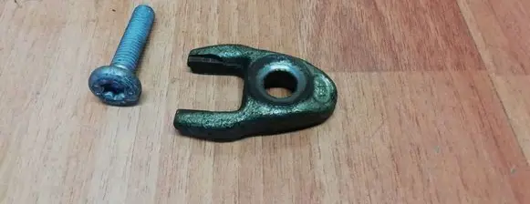 Renault Scenic III - Grand scenic III Fuel Injector clamp holder 7701478639