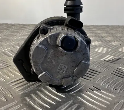 BMW 3 F30 F35 F31 Electric auxiliary coolant/water pump 8638240 20160827 A863824002