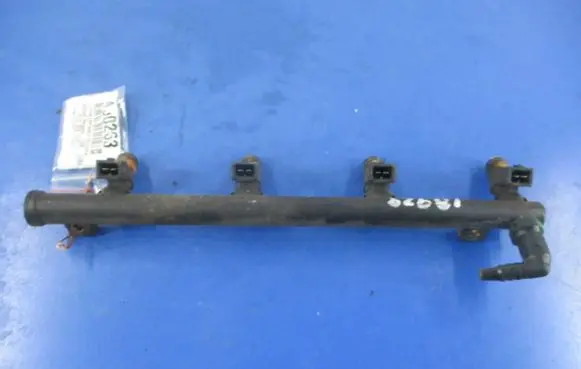 Renault Megane II Fuel main line pipe 8200139674C