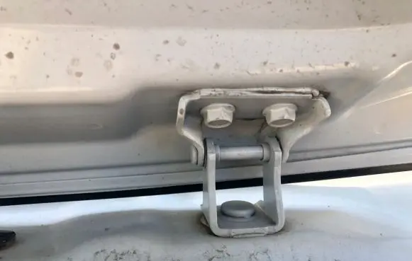 Suzuki Ignis Tailgate/trunk/boot hinge