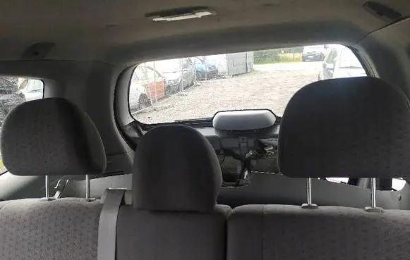KIA Carens I Rear seat headrest 