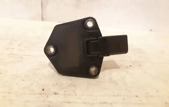 Volkswagen PASSAT B6 Oil level sensor 42056005