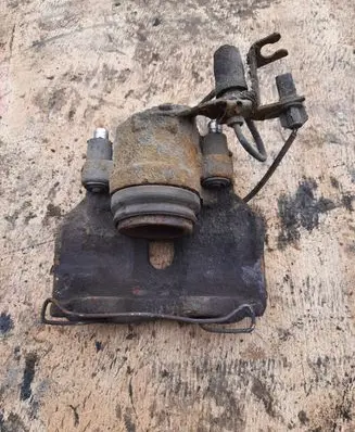 Volkswagen PASSAT B5.5 Front brake caliper