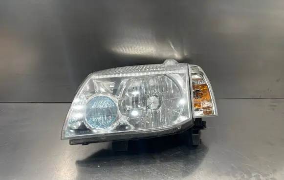 Nissan X-Trail T30 Headlight/headlamp