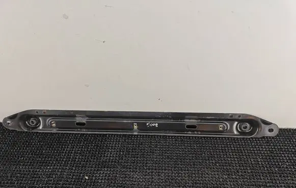 Peugeot 5008 Radiator mount bracket D04S05