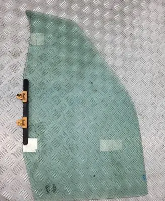 Nissan Terrano Front door window glass four-door