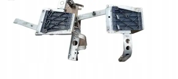 Audi A8 S8 D2 4D Fender mounting bracket 4D0121333C