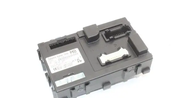 Nissan Juke I F15 Central body control module 284B1BV82C