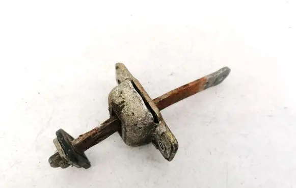Mitsubishi Carisma Rear door check strap stopper