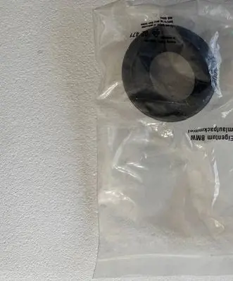 BMW 7 E38 Fuel tank cap trim 51718150381