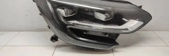 Renault Megane IV Headlight/headlamp 260103857R