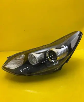 KIA Sportage Headlight/headlamp 92101F1000