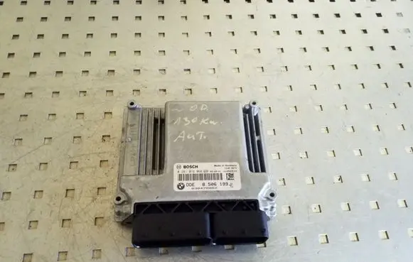 BMW 5 E60 E61 Engine control unit/module 0281016066 850619901