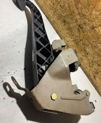 Volkswagen Transporter - Caravelle T5 Clutch pedal 7H1721059E