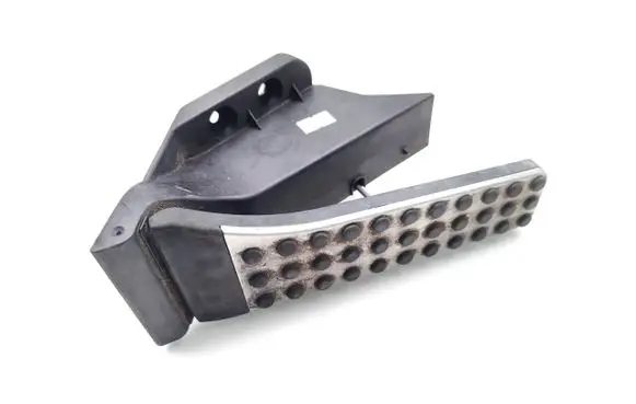 Mercedes-Benz C W204 Accelerator throttle pedal A2043000182