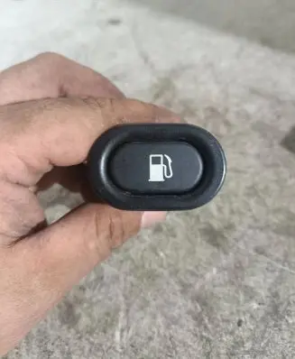 Saab 9-5 Fuel tank opening switch 4617544 156797