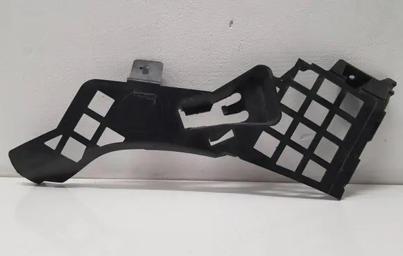Mercedes-Benz CLA C117 X117 W117 Front bumper mounting bracket A1178856400
