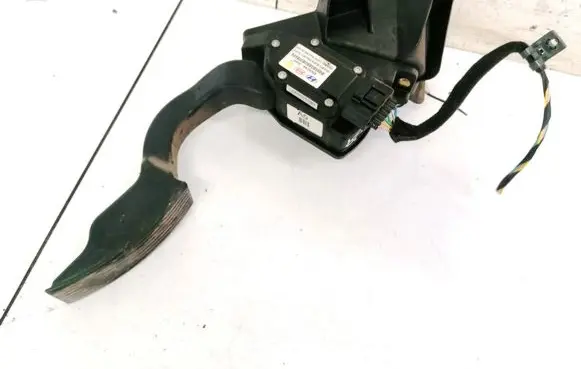 Hyundai Sonata Accelerator throttle pedal