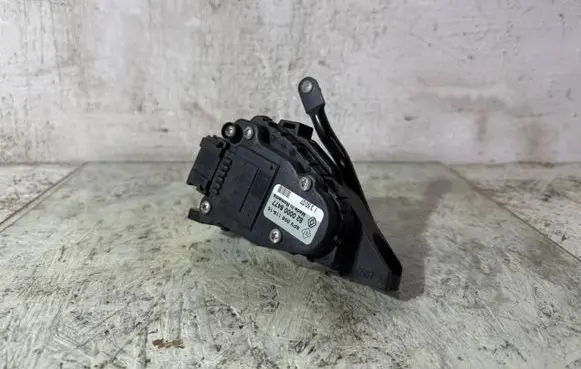 Renault Trafic II (X83) Accelerator throttle pedal 6PV00811915 8200008477