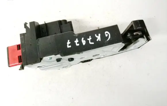 Volkswagen PASSAT B6 Seat back rest lock catch 3C5885681