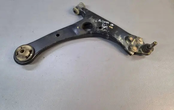 Toyota Avensis T250 Front lower control arm/wishbone 
