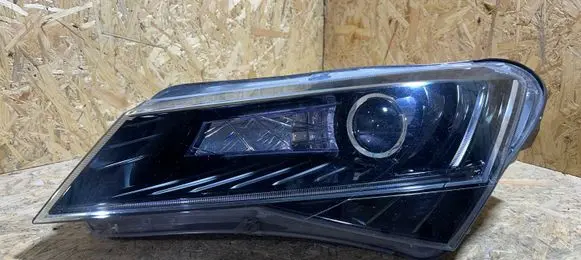 Skoda Superb B8 (3V) Headlight/headlamp 3V1941015A 30024357