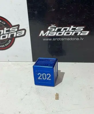 Audi A6 S6 C5 4B Other relay 8A0951253