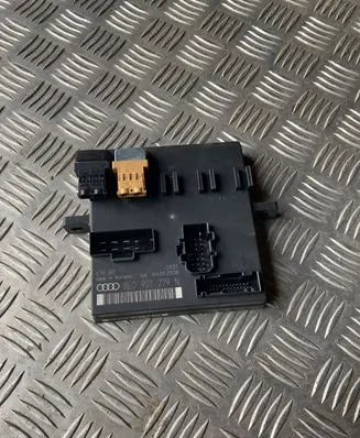 Audi A4 S4 B7 8E 8H Comfort/convenience module 8E0907279N