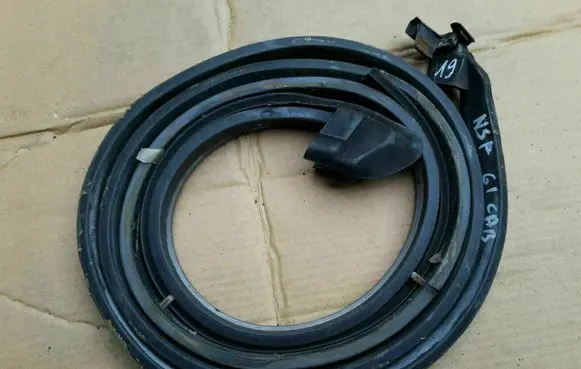Volkswagen Golf I Rubber seal front coupe door 155837911E REF: 19