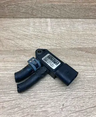Volkswagen Tiguan Exhaust gas pressure sensor 076906051B 27910265