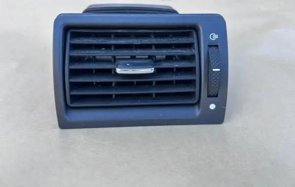 Ford Mondeo Mk III Dashboard side air vent grill/cover trim