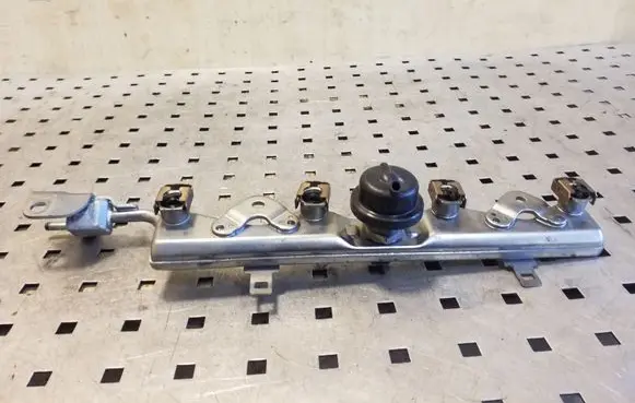Honda Insight Fuel main line pipe
