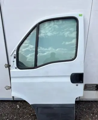 Iveco Daily 5th gen Front door 